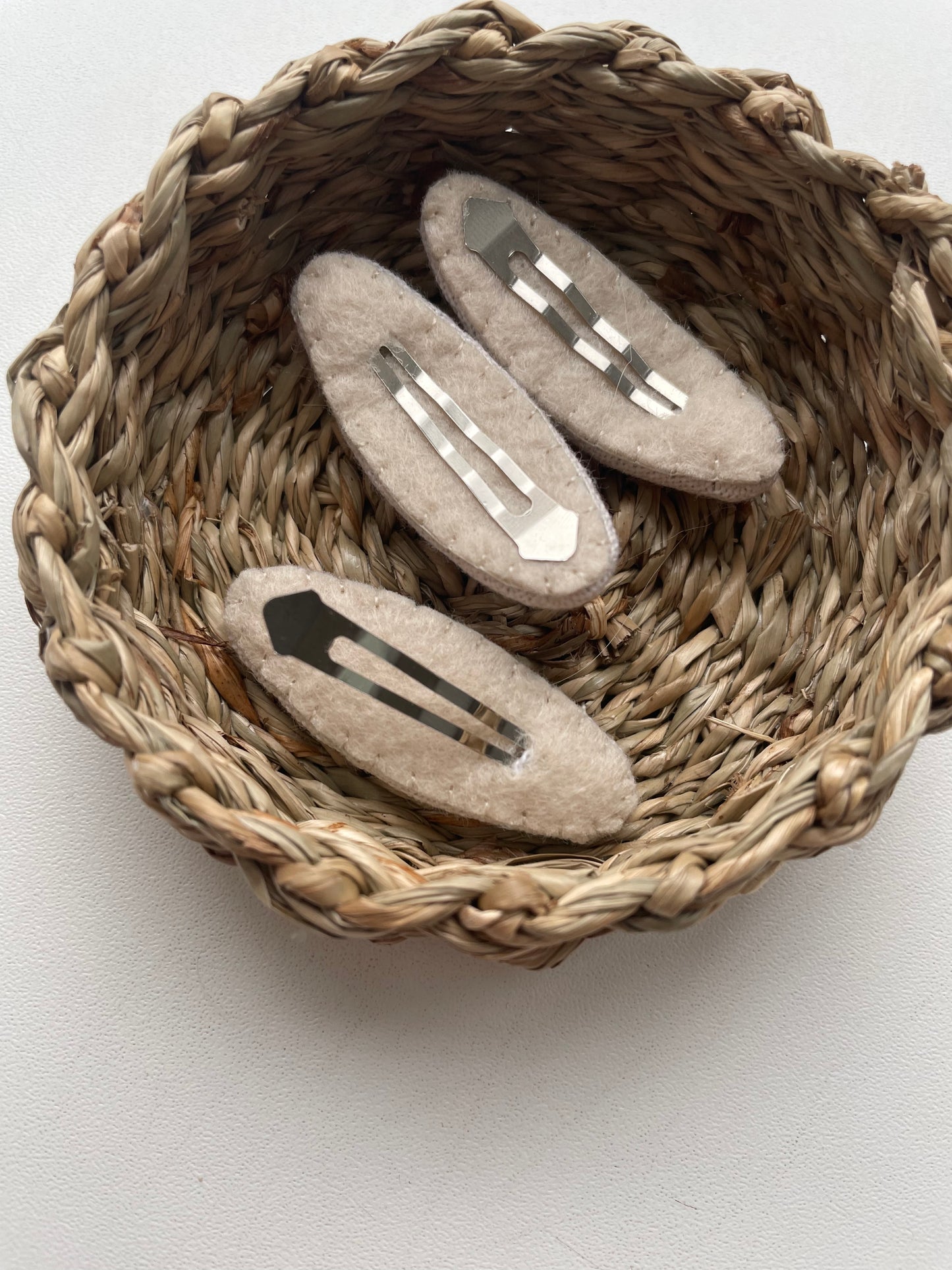 Personalized Embroidered Hair Clips Set of 3 – Name & Floral Design | Handmade Linen Clips for Girls 🎁 🚚 Free Shipping from Ukraine🇺🇦