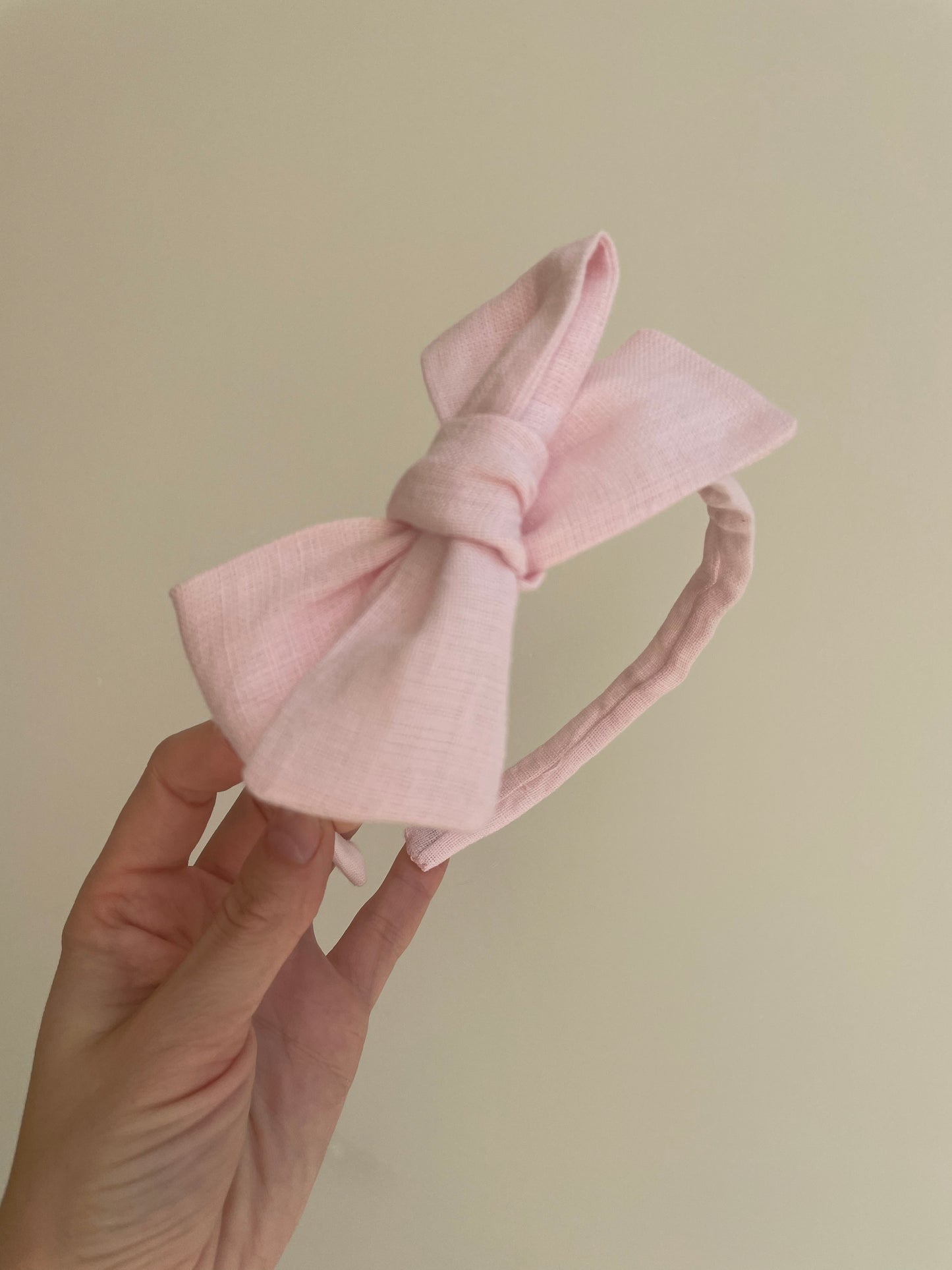 Everyday Linen Hair Set for Little Girls / One linen bow headband
+2 matching linen hair ties🤍 🚚 Free Shipping