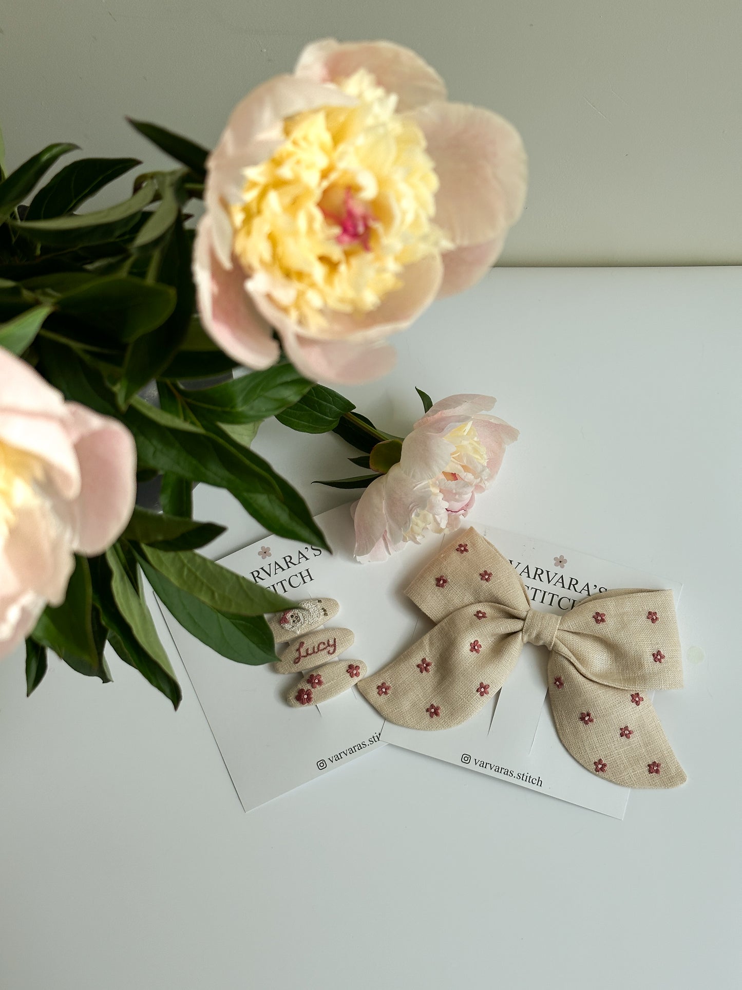 Personalized Linen Hair Accessories Set for Toddler Girls | Beige 3 Embroidered Hair Clips & Floral Bow 🎁 🚚 Free Shipping from Ukraine🇺🇦