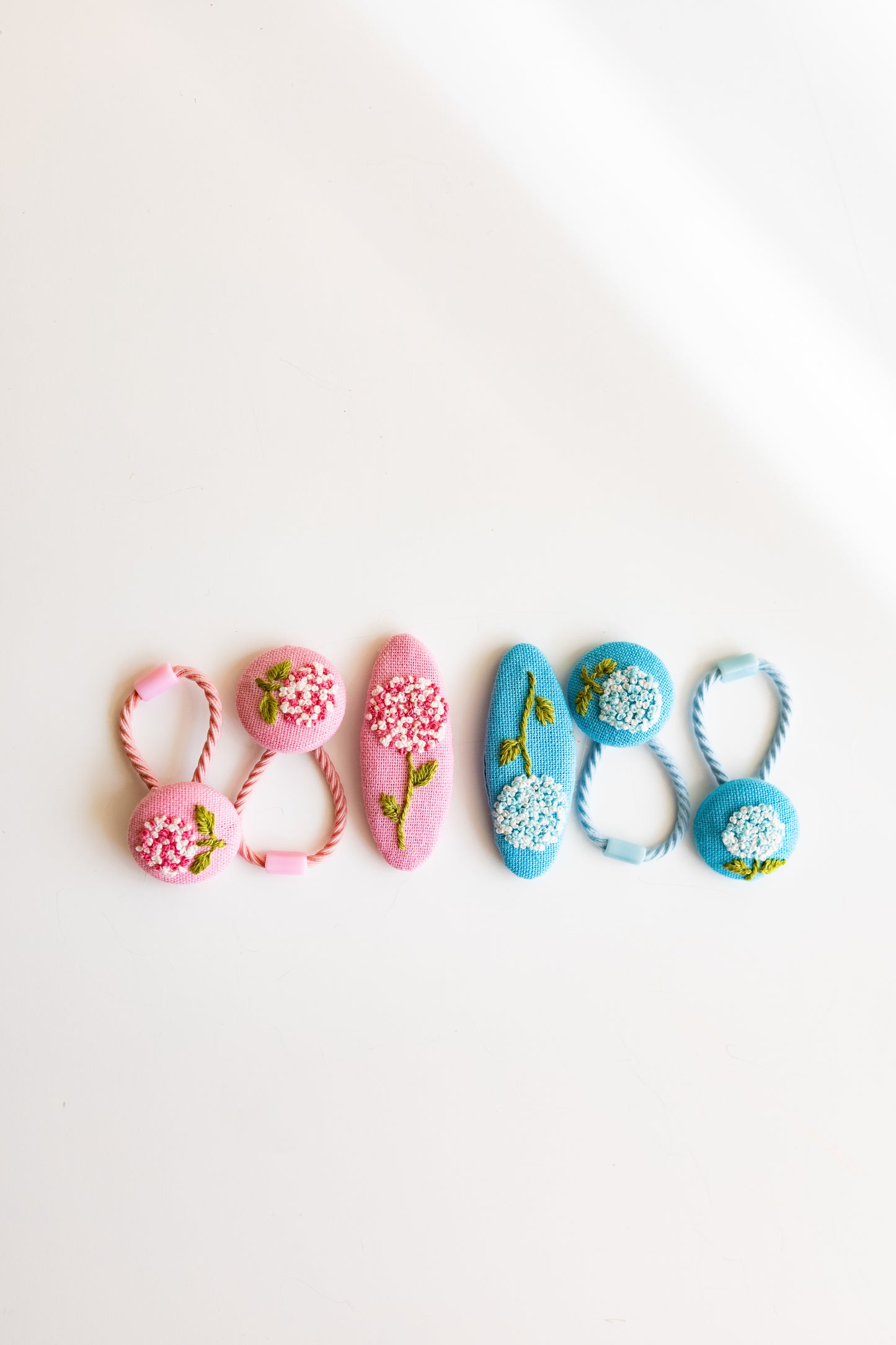 Embroidered Hydrangea Hair Accessories Set - Blue and Pink Handmade Clips and Hair Ties 🚚 Free Shipping