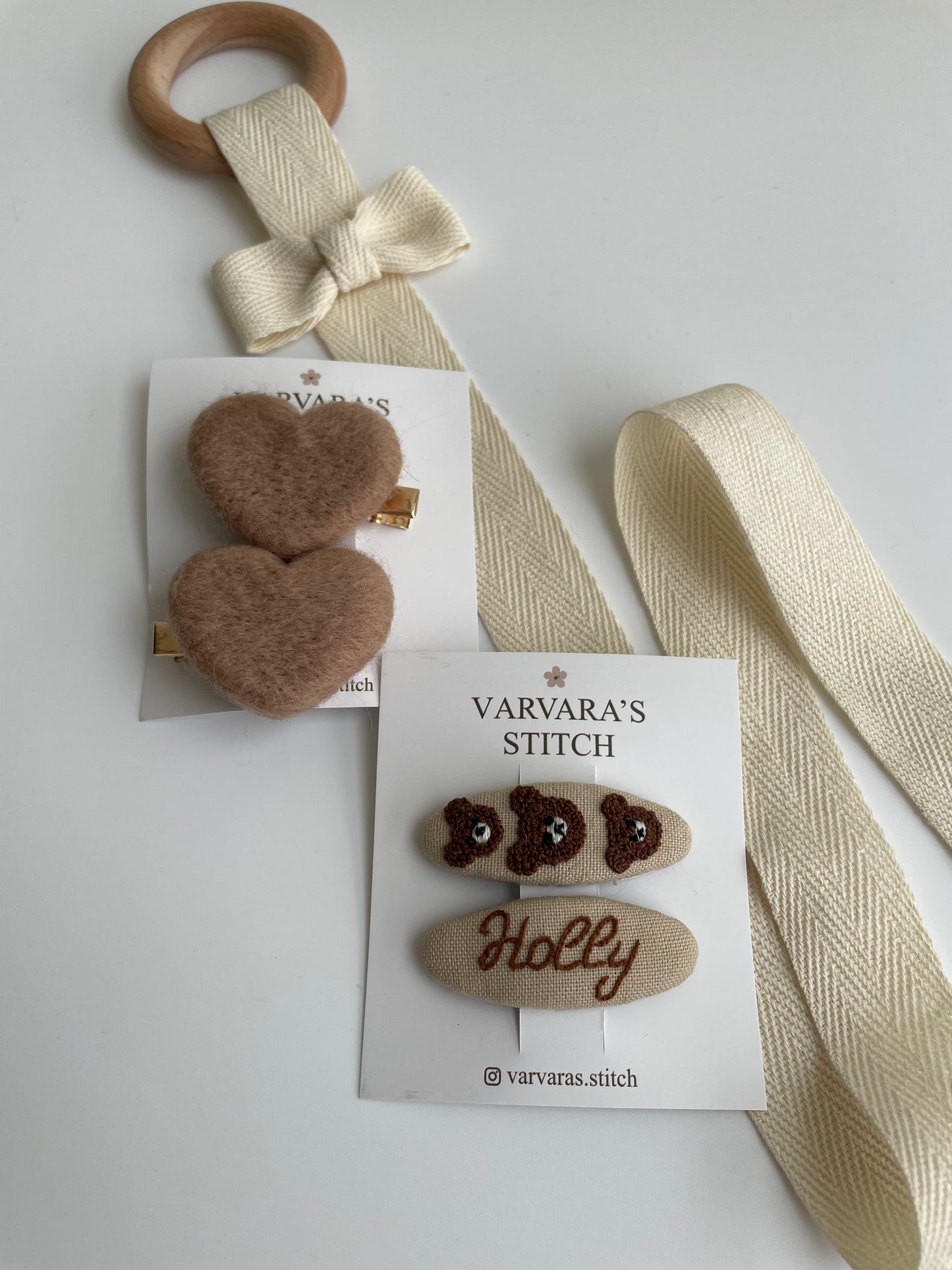 Personalized Baby Hair Clips Gift Set with Hanging Organizer, Brown Wool Heart Clips , Embroidered Name Hair Clip, Teddy Bears Clip 🚚 Free Shipping