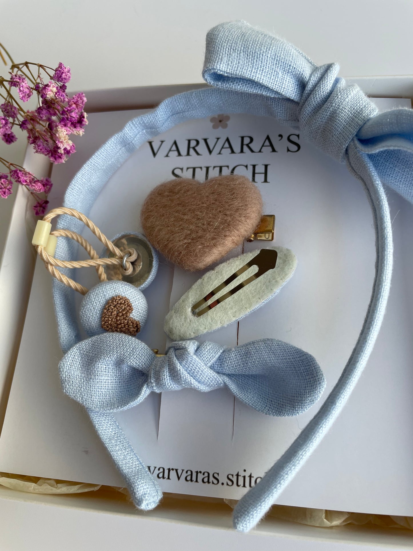 Luxury Personalized Linen Hair Accessories Gift Set for Girls – Headband, Bow Clip & Embroidered Heart Clips