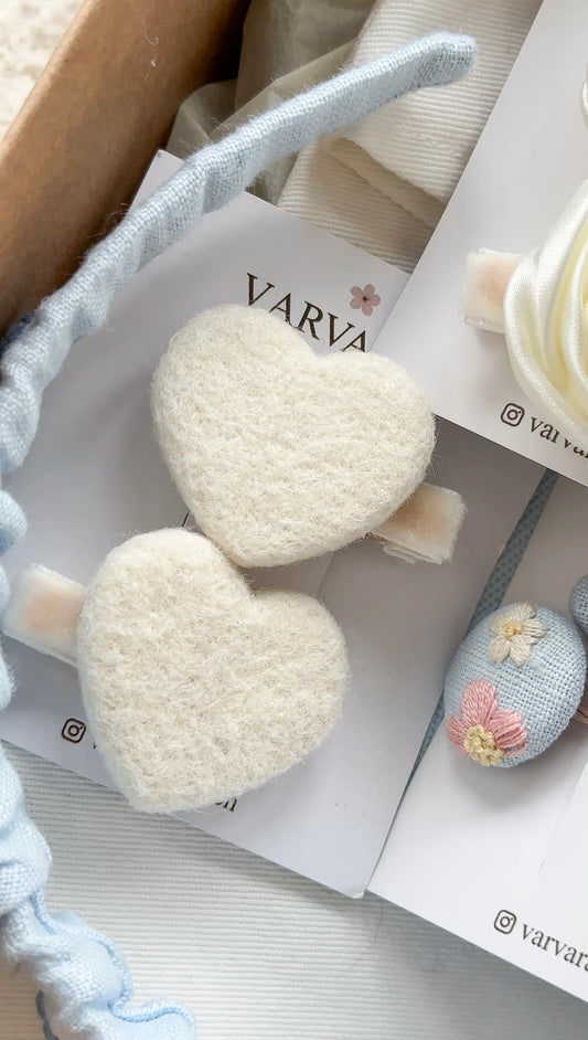 Set of 2 White Wool Heart Hair Clips for Girls – Handmade 🚚 Free Shipping from Ukraine🇺🇦