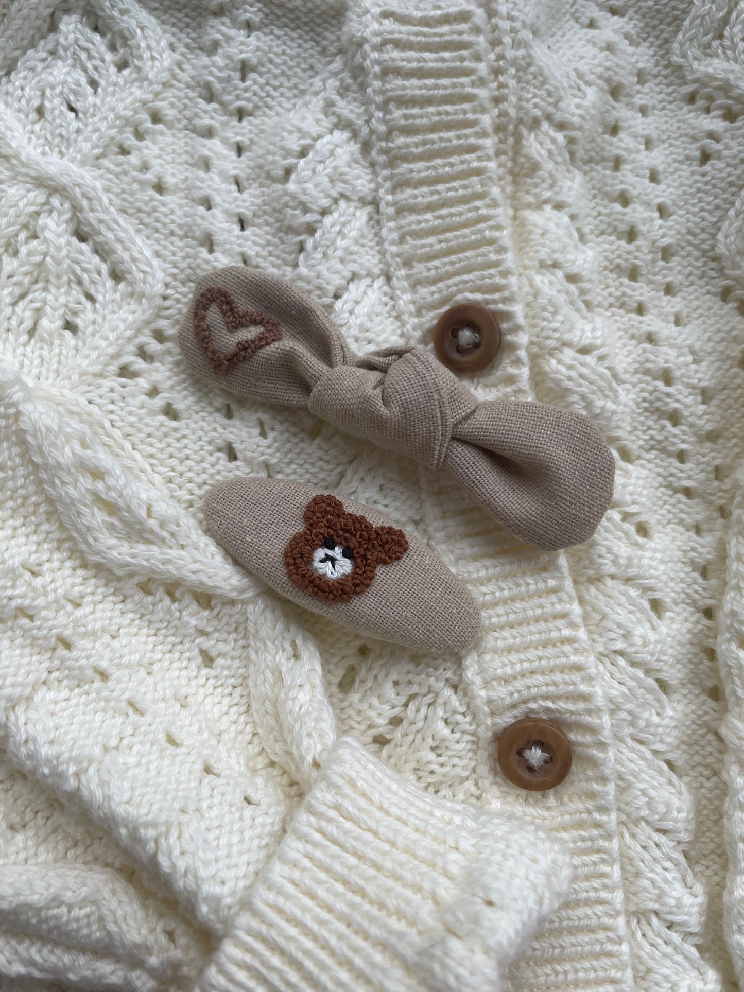 Embroidered Linen Hair Clips – Teddy Bear & Heart Set 🚚 Free Shipping