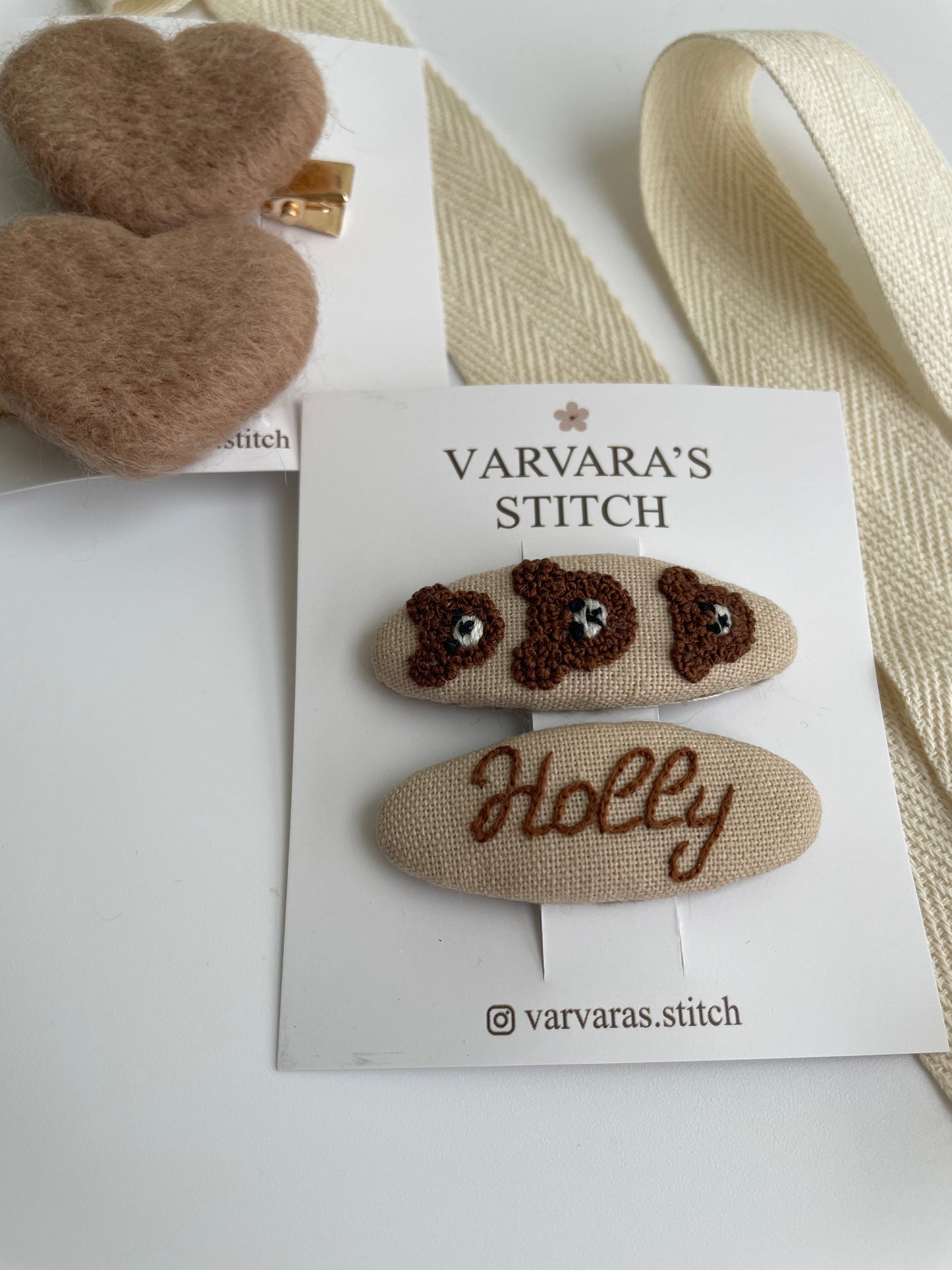 Personalized Baby Hair Clips Gift Set with Hanging Organizer, Brown Wool Heart Clips , Embroidered Name Hair Clip, Teddy Bears Clip 🚚 Free Shipping