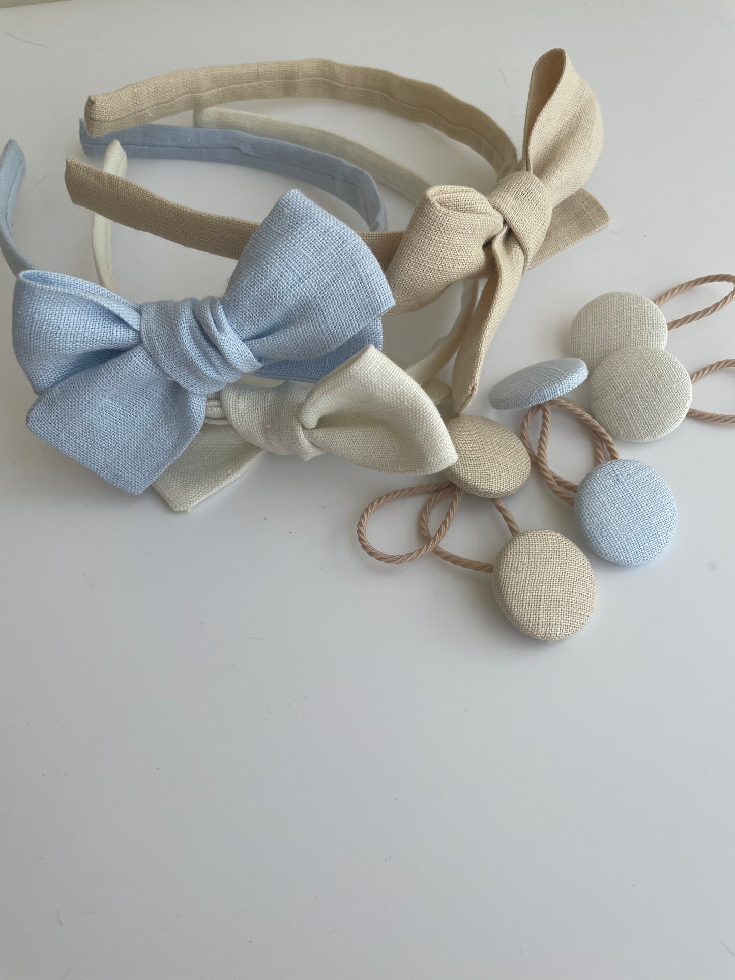 Everyday Linen Hair Set for Little Girls / One linen bow headband
+2 matching linen hair ties🤍 🚚 Free Shipping