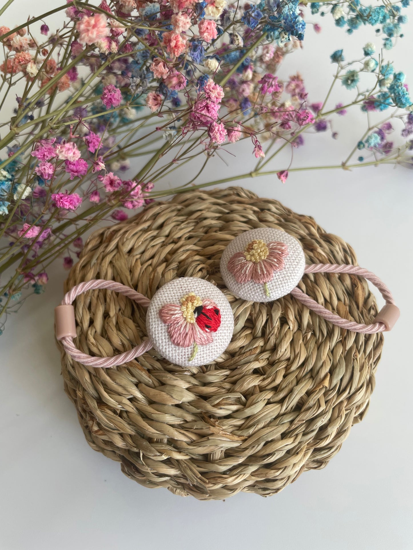 Personalized Embroidered Hair Clips Set– Name & Floral Design | Handmade Linen Clips for Girls 🎁    🚚 Free Shipping from Ukraine🇺🇦