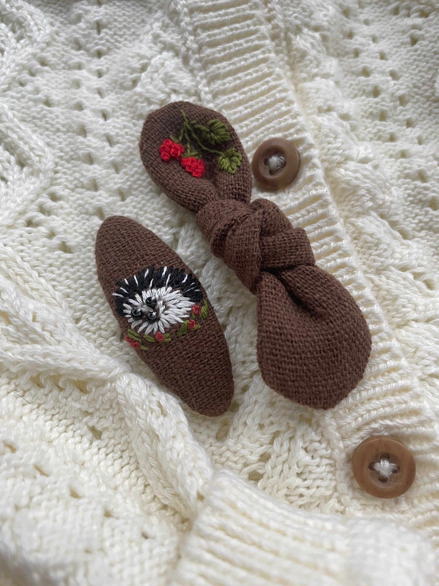 Embroidered Linen Hair Clips – Hedgehog & Raspberry Set 🚚 Free Shipping