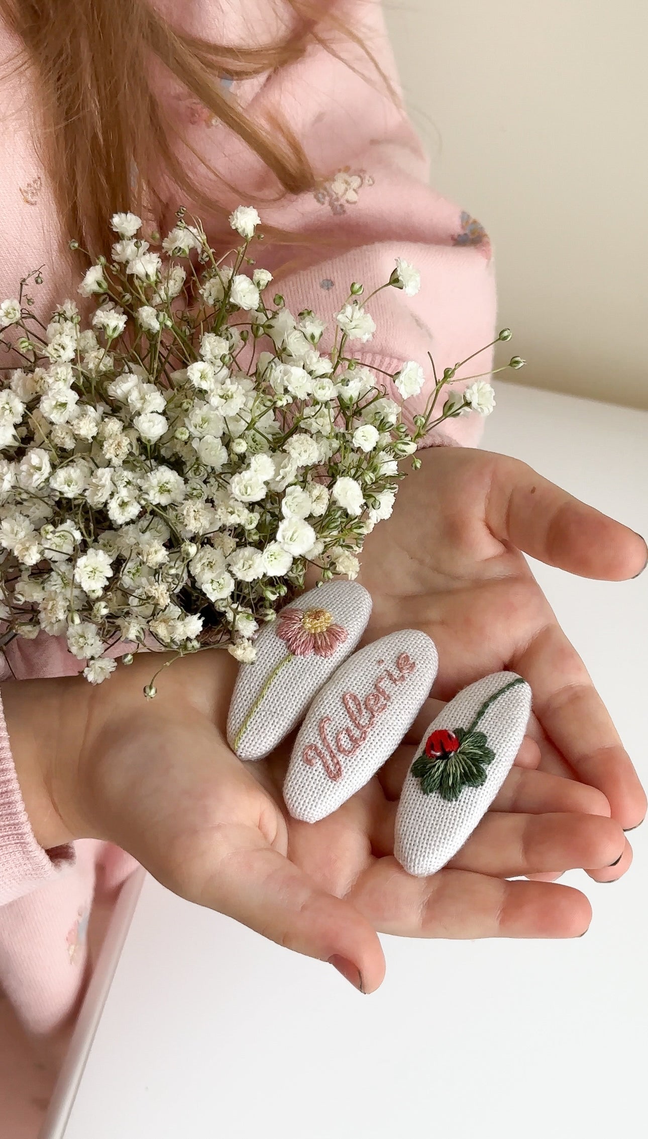 Personalized Embroidered Hair Clips Set– Name & Floral Design | Handmade Linen Clips for Girls 🎁    🚚 Free Shipping from Ukraine🇺🇦