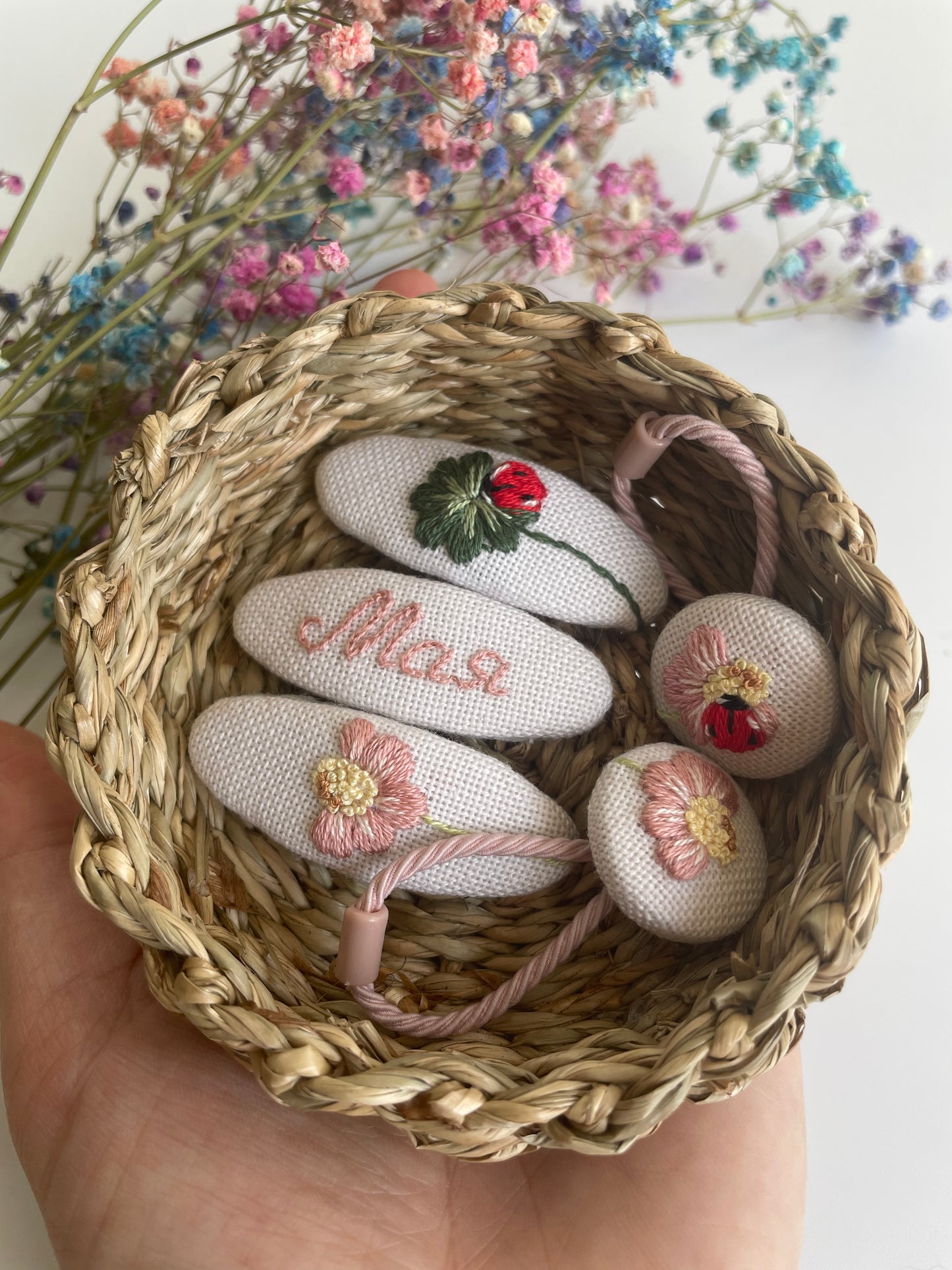 Personalized Embroidered Hair Clips Set– Name & Floral Design | Handmade Linen Clips for Girls 🎁    🚚 Free Shipping from Ukraine🇺🇦