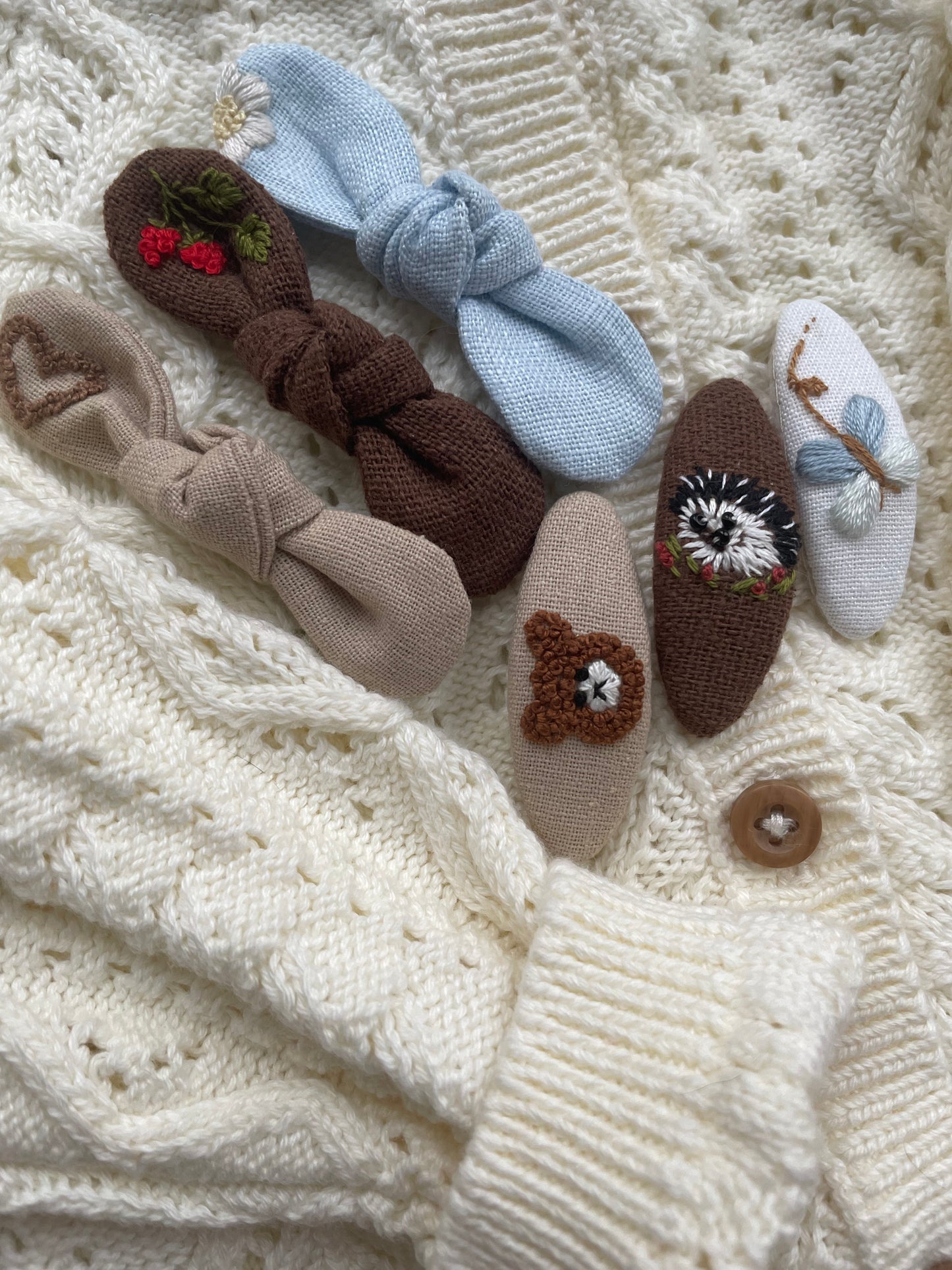 Embroidered Linen Hair Clips – Teddy Bear & Heart Set 🚚 Free Shipping