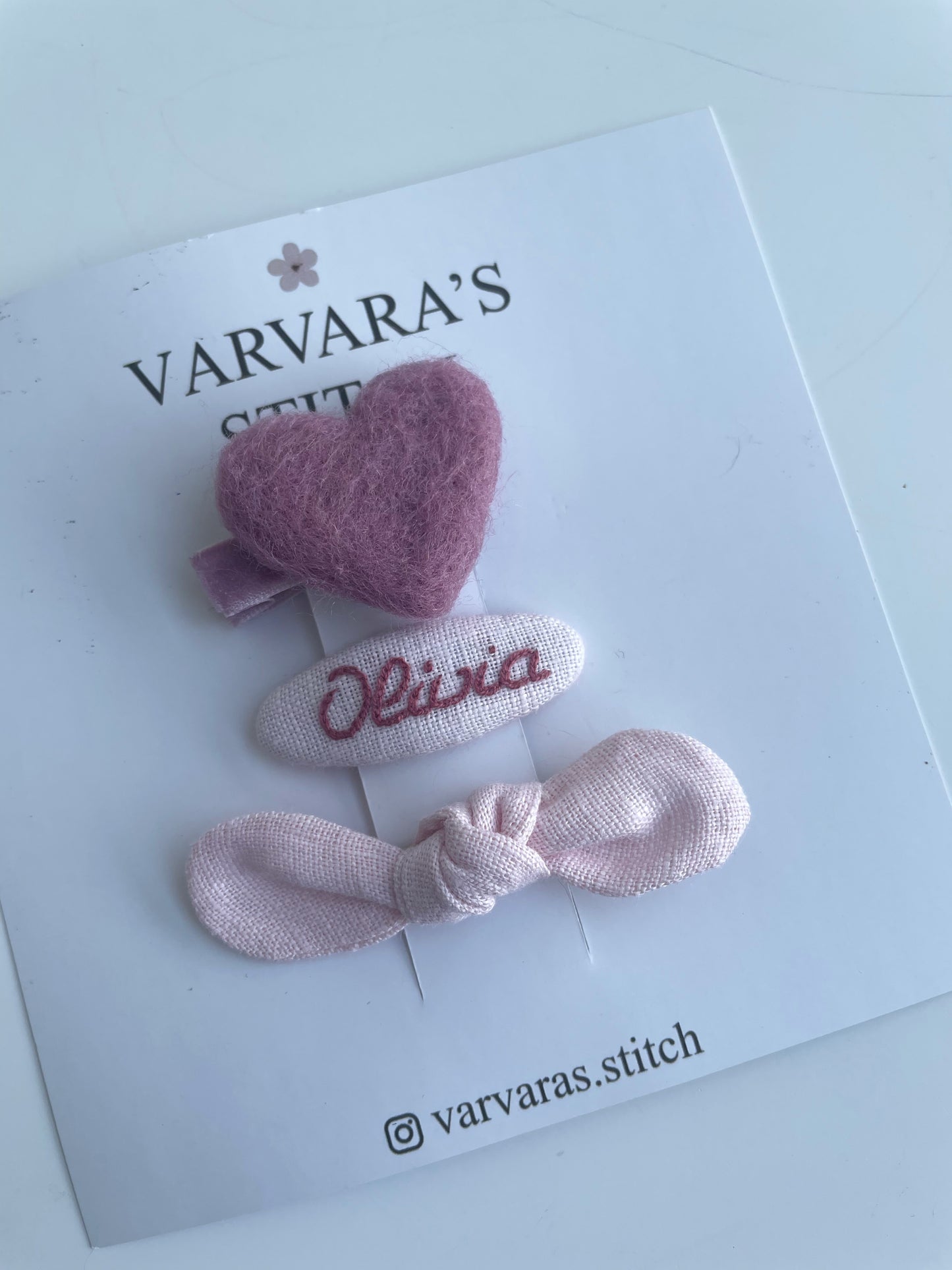 Luxury Personalized Linen Hair Accessories Gift Set for Girls – Headband, Bow Clip & Embroidered Heart Clips