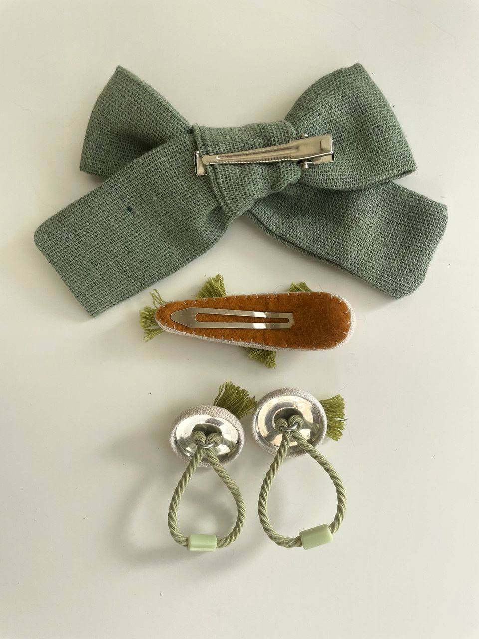 Embroidered Carrot Green Hair Accessories Set - Handmade Bow, Clip And Hair Ties 🚚 Free Shipping