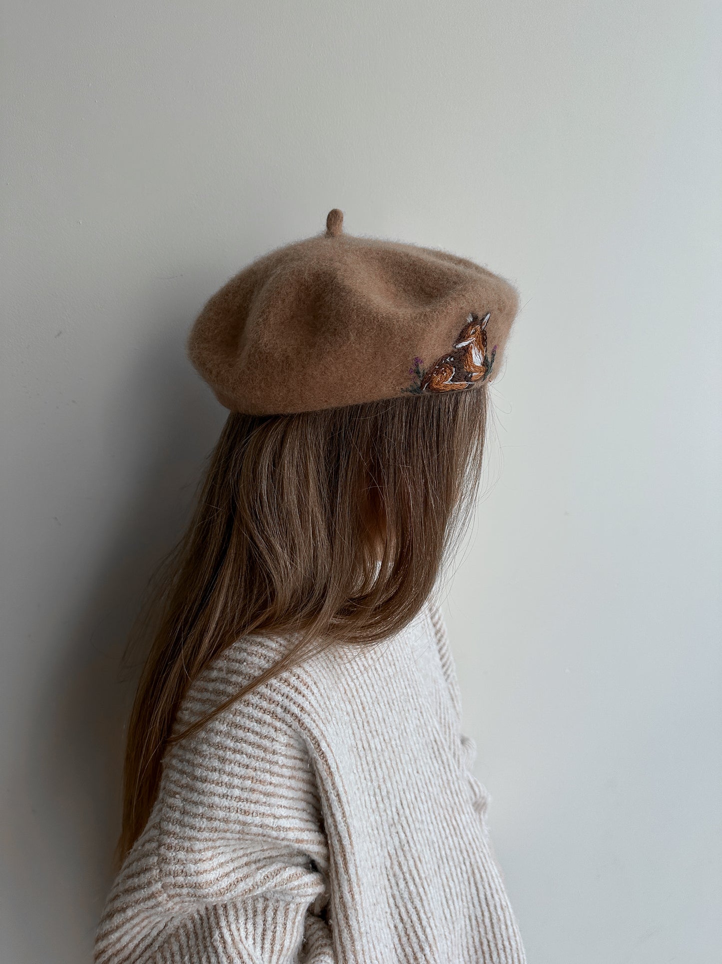 Hand Embroidered Wool Beret for Girls, Beret with Deer 🚚 Free Shipping