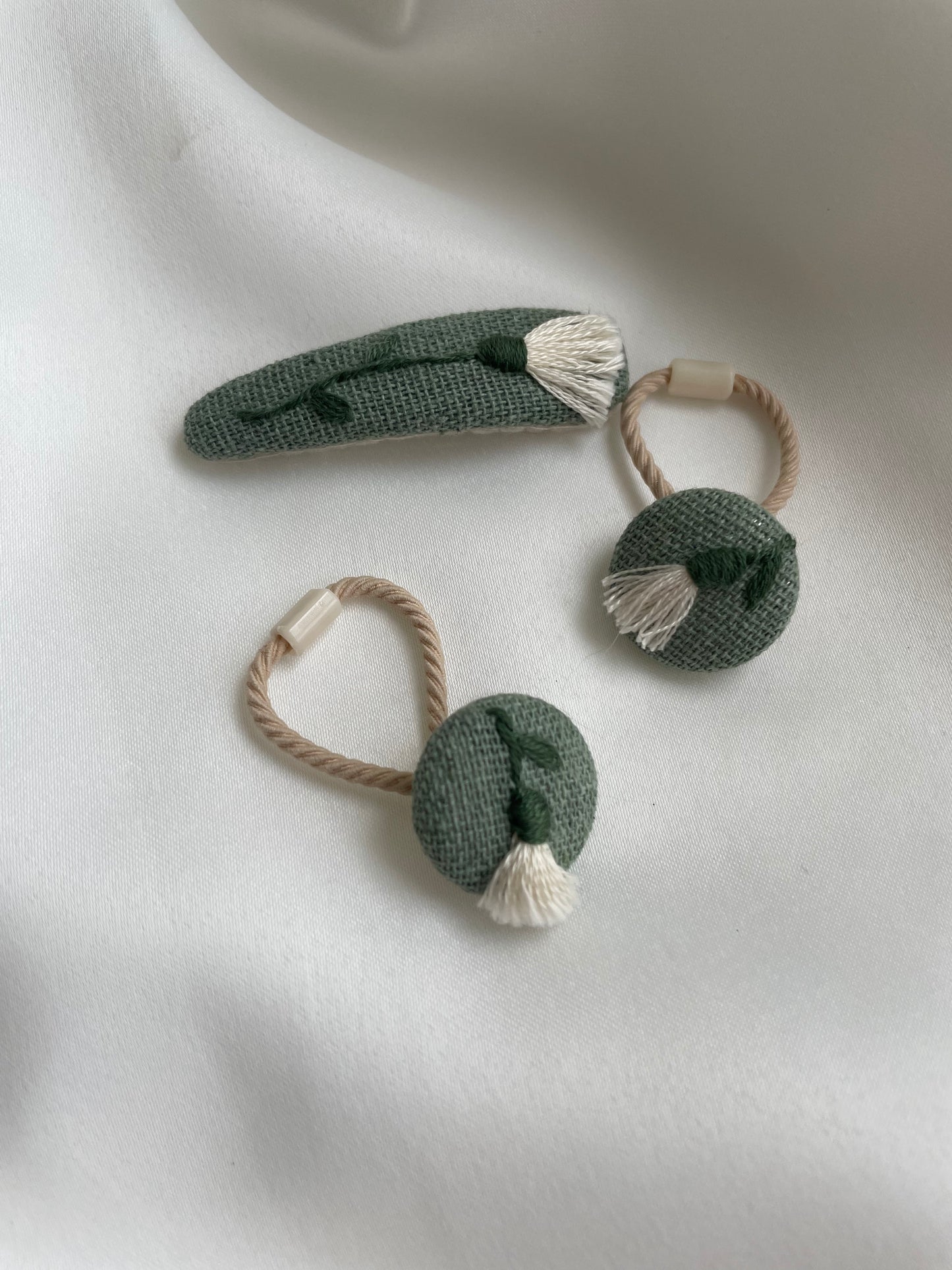 🇺🇸 Handmade Embroidered Linen Hair Clip & Ties Set – Baby Girl Accessories | Ships from USA 🚚 Free Shipping