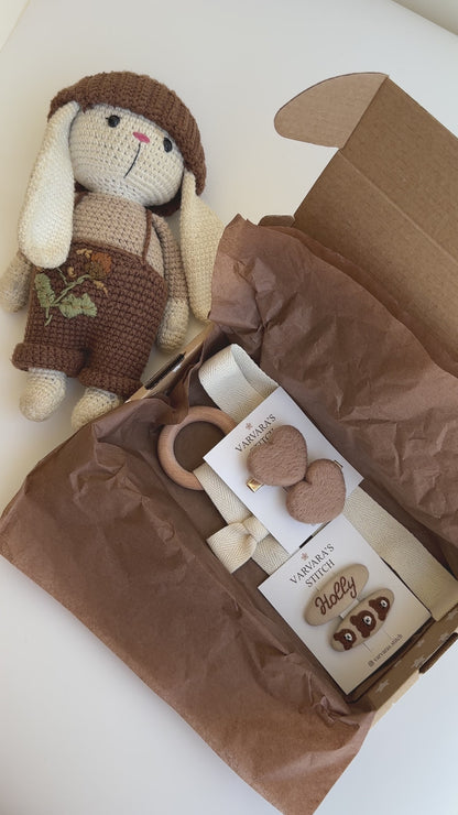 Personalized Baby Hair Clips Gift Set with Hanging Organizer, Brown